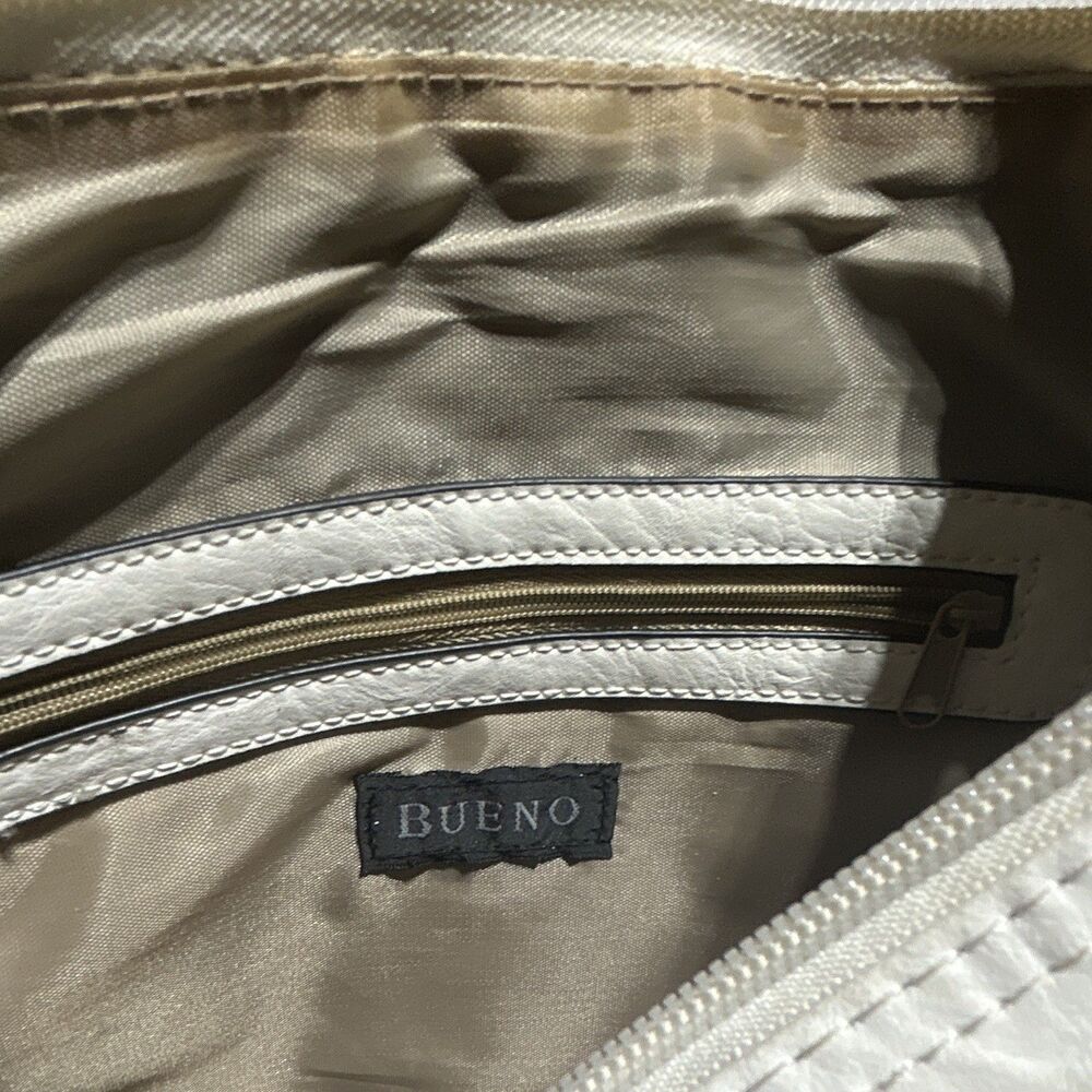 BUENO Off White Faux Leather Crossbody Shoulder Bag Purse Pocket Chain Accent - Picture 2 of 8